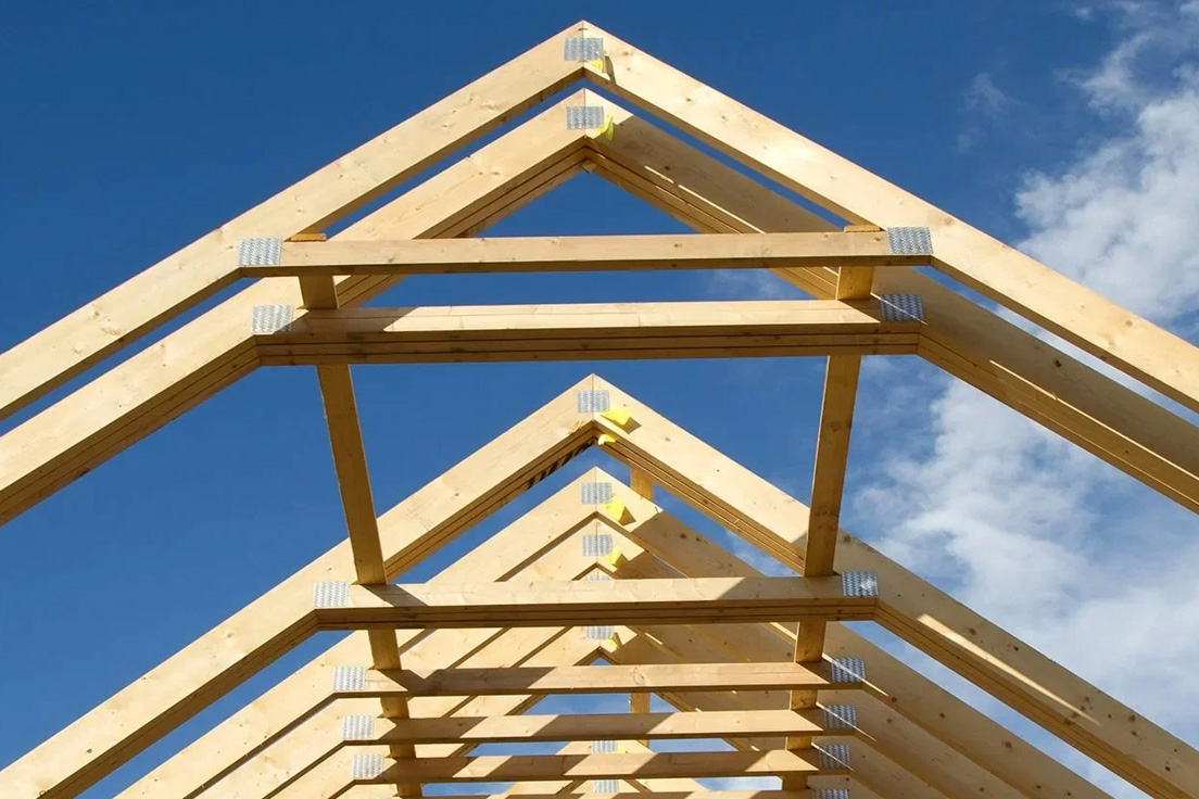 Quality trusses with solid wood for construction